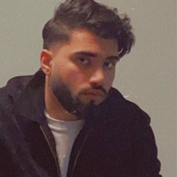 Poshmark profile picture for @moizkhan